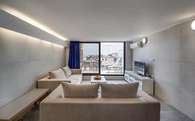 Gevoni Deluxe Suites